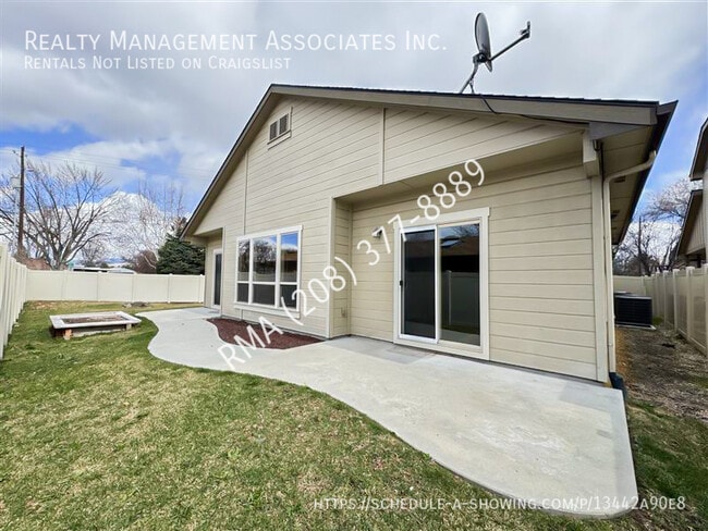 Building Photo - 919 E Boise Ave