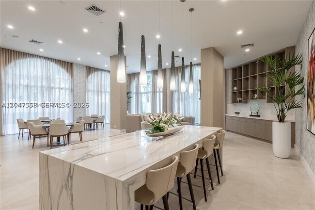 Building Photo - 3640 Yacht Club Dr