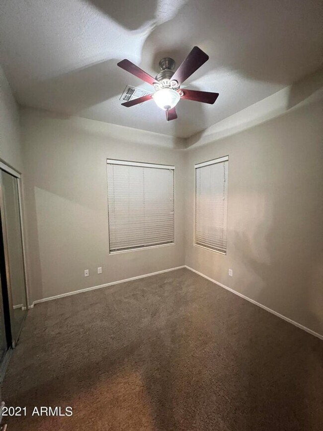 Building Photo - Beautiful 4 bedroom/ 2bath all on one story.