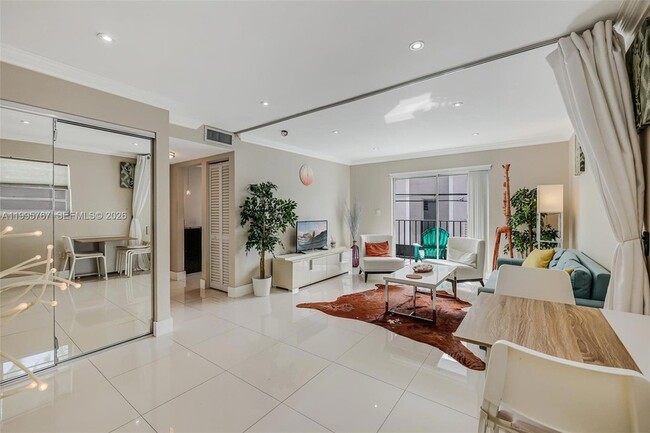 Building Photo - 618 Euclid Ave