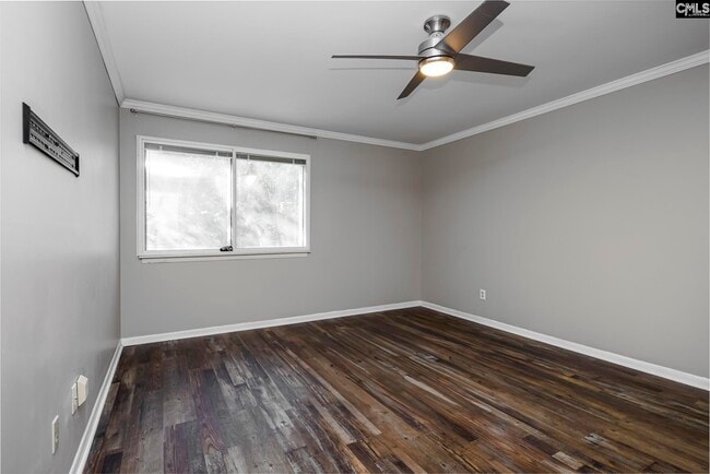 Building Photo - 251 Shoreline Dr