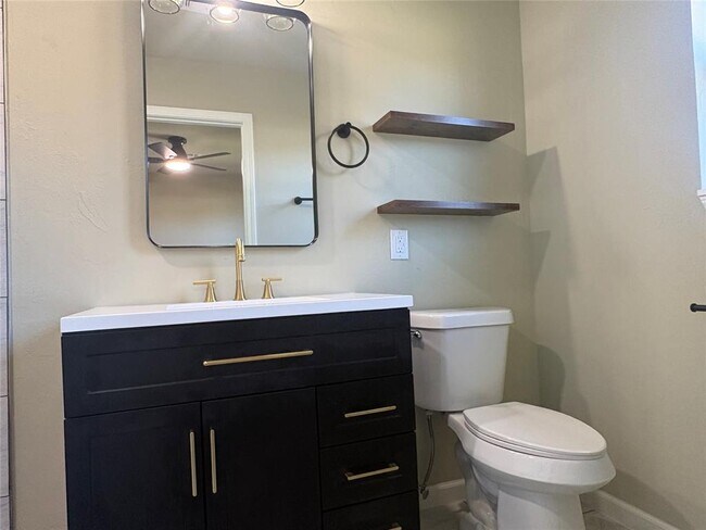 Building Photo - 205 NW 2nd St