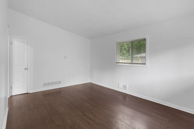 Building Photo - 2200 Camp Ground