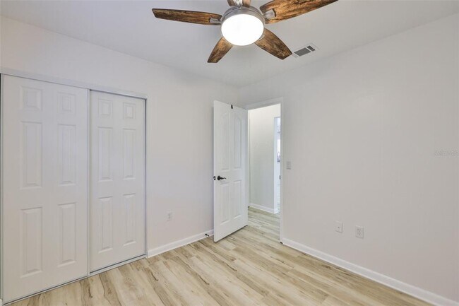 Building Photo - 121 Windy Cir