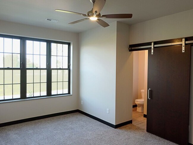 Building Photo - District Brownstones