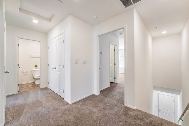 Building Photo - Luxury Living at a breathtaking property nestled in the vibrant city of Las Vegas!
