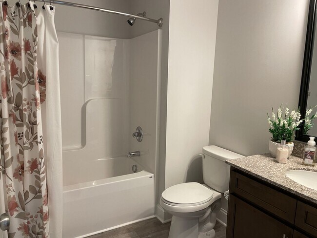 Building Photo - 1112 West Creek Lane