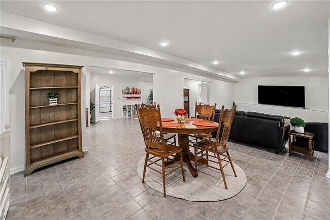 Building Photo - 241 Nacoochee Dr