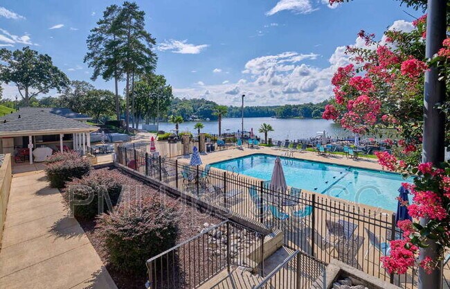 Building Photo - 98 Topsail Ct