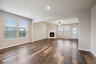 Building Photo - 512 Lindisfarne Ln