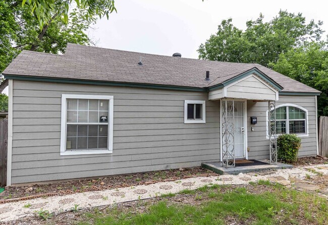 Building Photo - 120 Nelson Ave