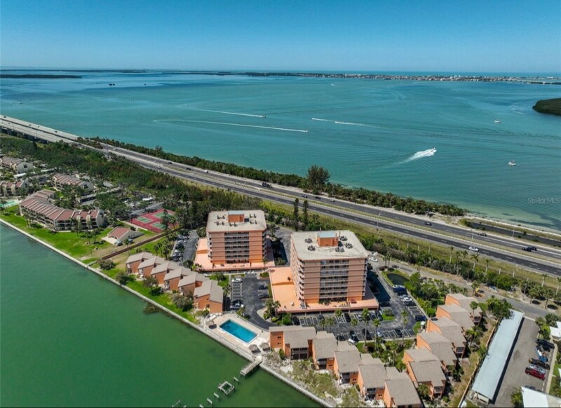 Building Photo - 7430 Sunshine Skyway Ln S