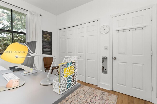 Building Photo - 1023 NW 100th Ave