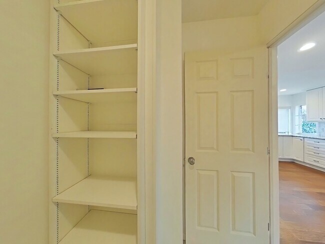 Building Photo - 15706 Havenrock Cir