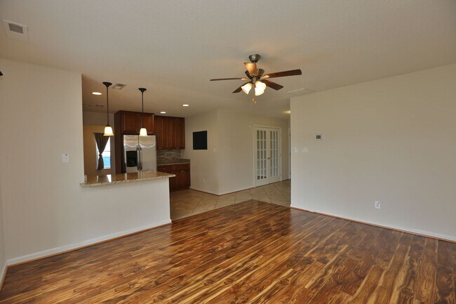 Building Photo - Ranch Home - Backs to Community Pool & Playgrounds - Pet-Friendly - Available 06-23-26!