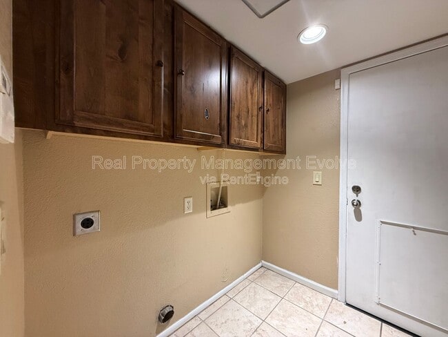 Building Photo - 11003 W Laurelwood Ln