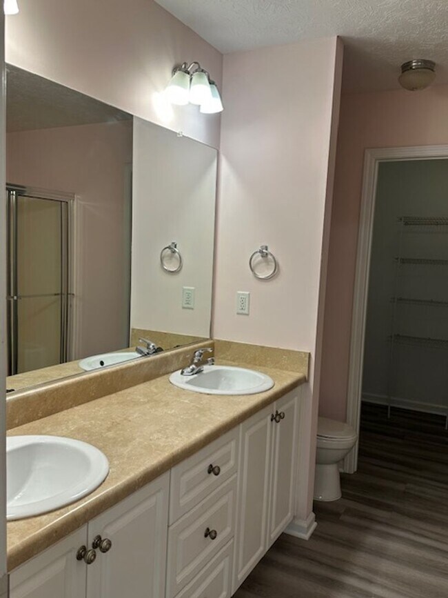 Building Photo - 3 BR/ 2 BA Attached Home