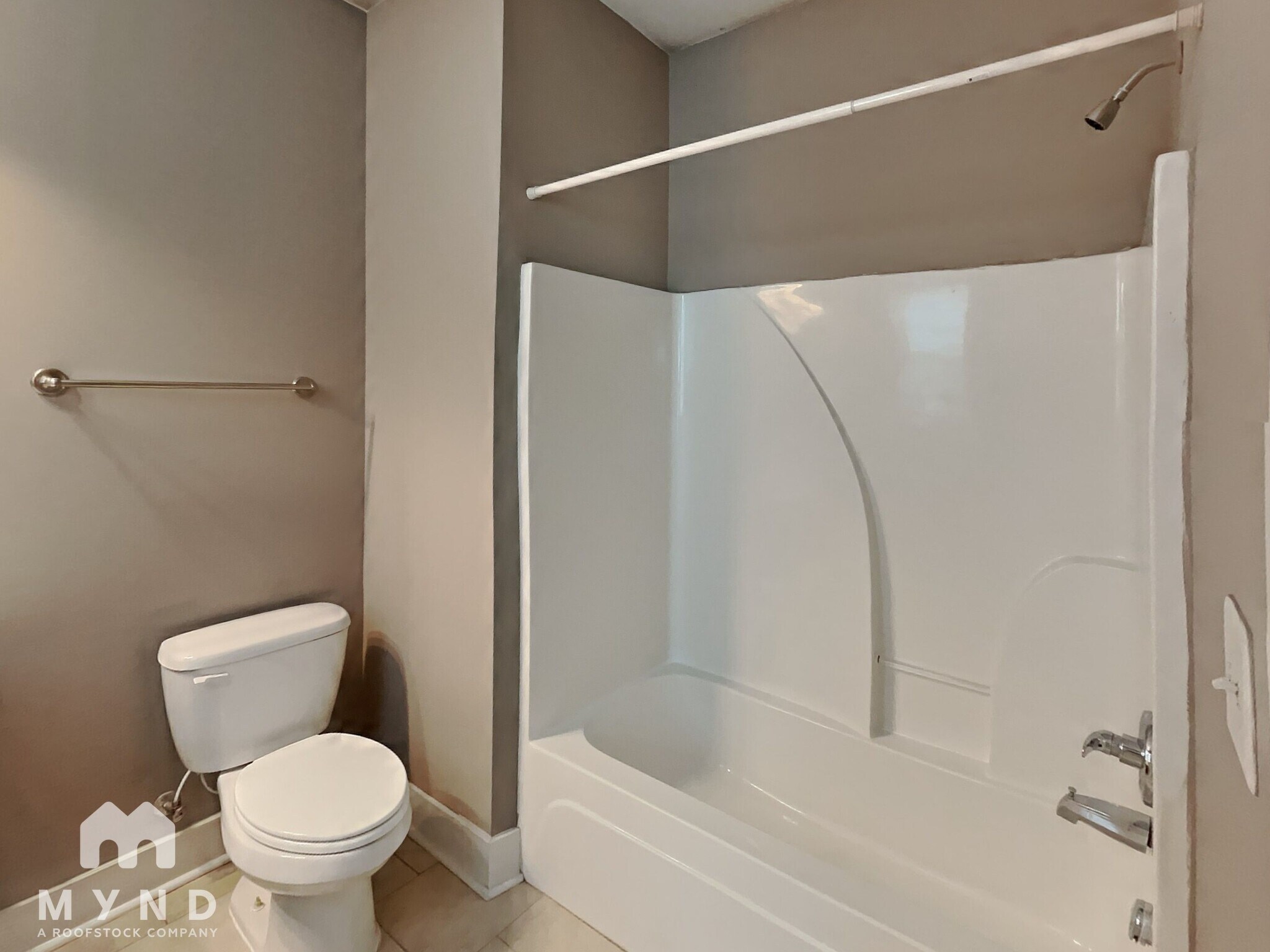 Building Photo - 169 Herring St