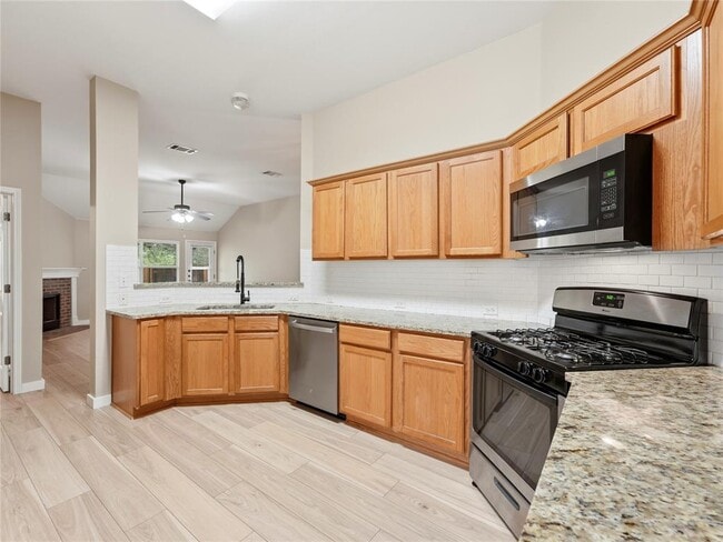 Building Photo - 1004 Downridge Dr