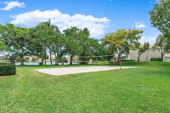 Building Photo - 7076 Middlebury Dr