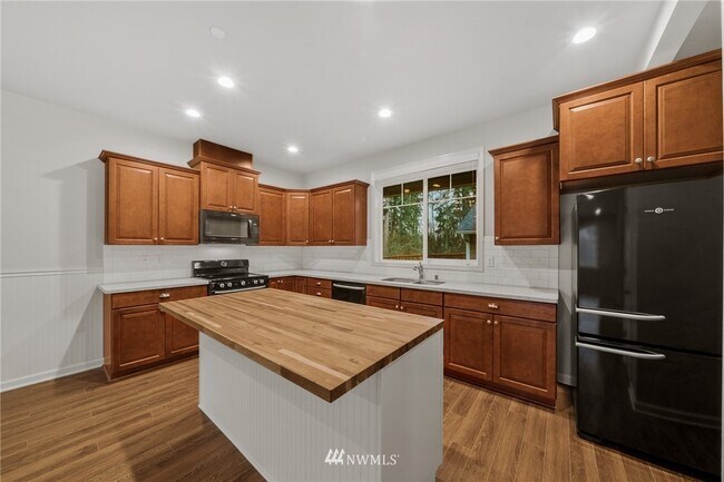 Building Photo - 16439 77th Avenue Ct E