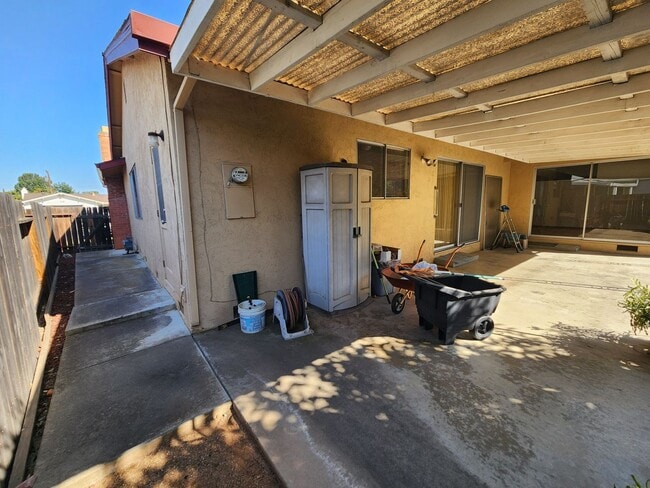 Building Photo - 2912 Notre Dame Dr