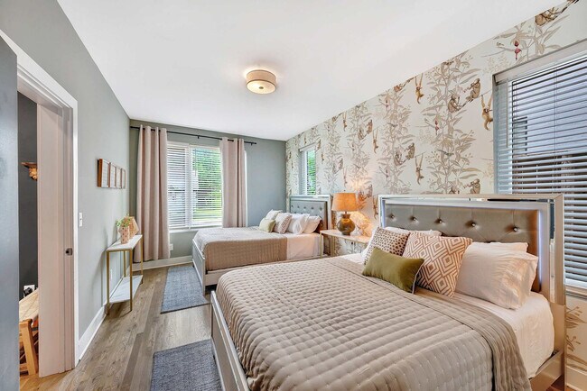 Building Photo - 2716 Delaware Ave