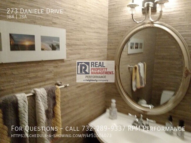 Building Photo - 273 Daniele Dr