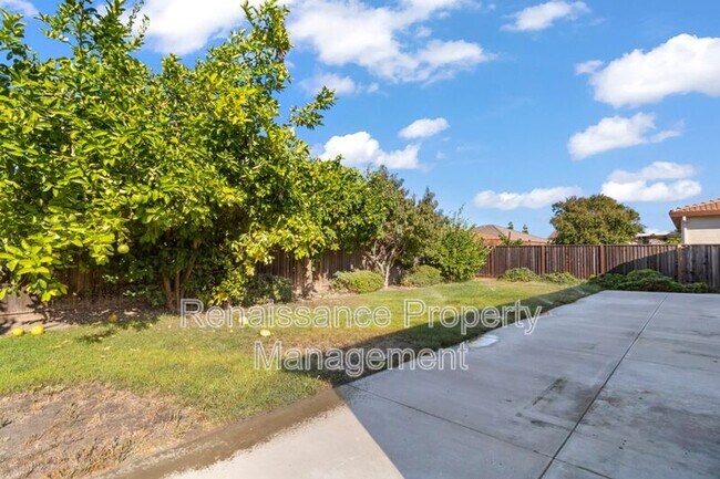 Building Photo - 4633 Appleglen St