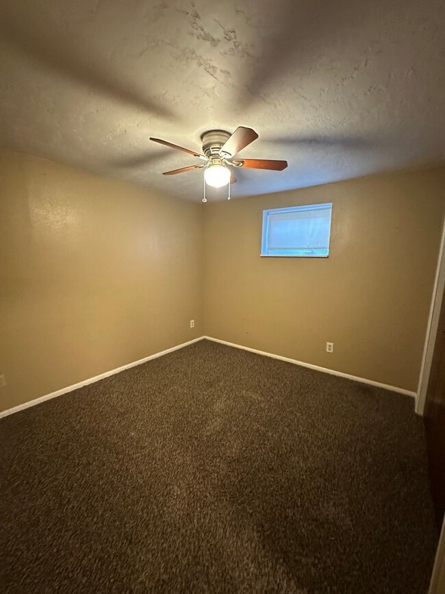 Building Photo - 2269 W Skyview Dr