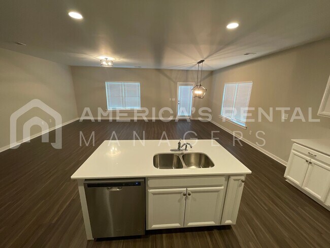 Building Photo - Home for Rent in Oak Grove, AL!!! Availabl...