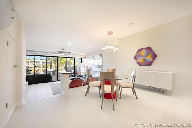 Building Photo - 424 Hendricks Isle