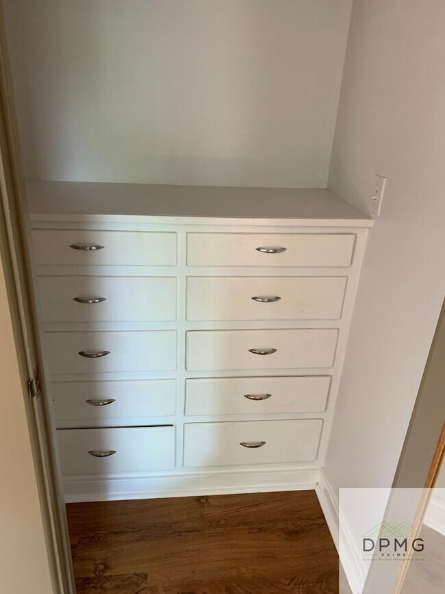 Building Photo - 124 W South St