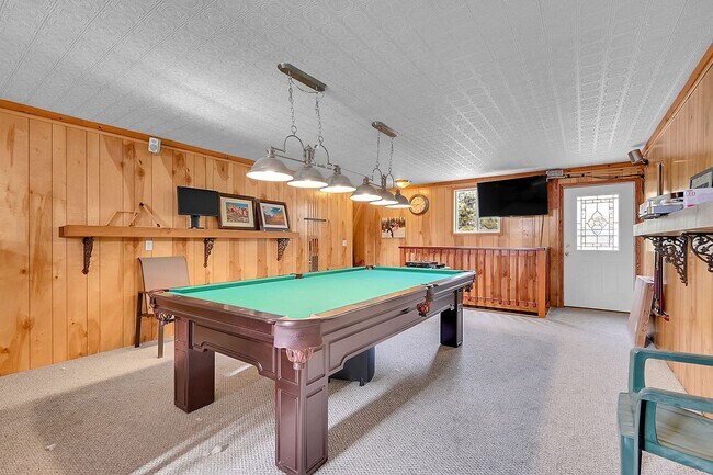 Building Photo - 12 minutes from downtown Bailey on a large wooded, private lot