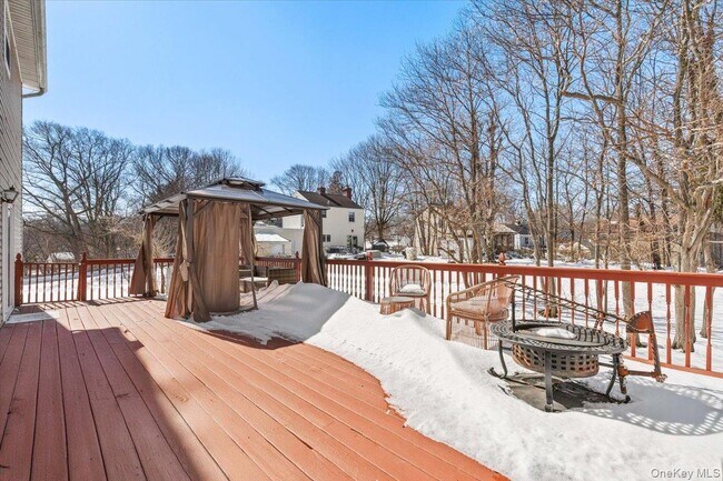 Building Photo - 44 Greenvale Cir