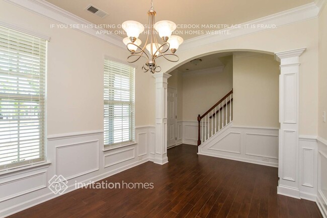 Building Photo - 457 Augustus Lane