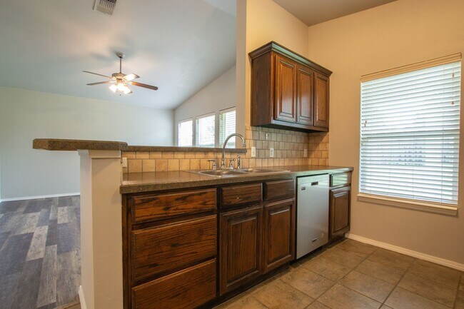Building Photo - 15316 Nightshade Dr