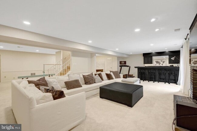 Building Photo - 6305 Dunaway Ct