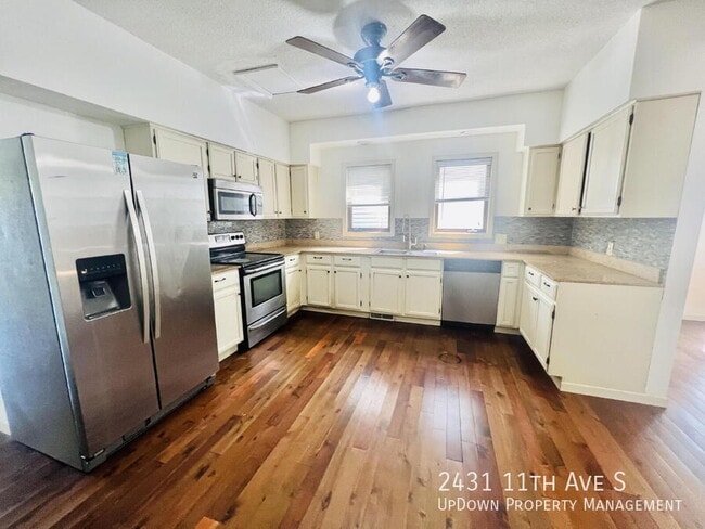 Building Photo - 2431 11th Ave S