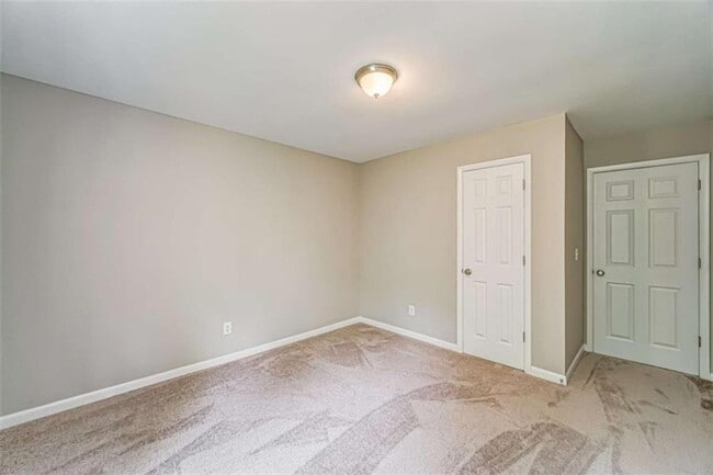 Building Photo - 2218 Woodfern Dr