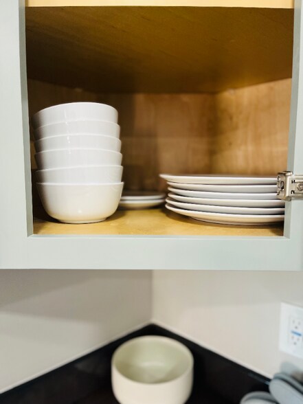 Building Photo - 3410 Chamoune Ave