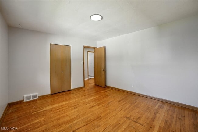 Building Photo - 5440 E 141st St