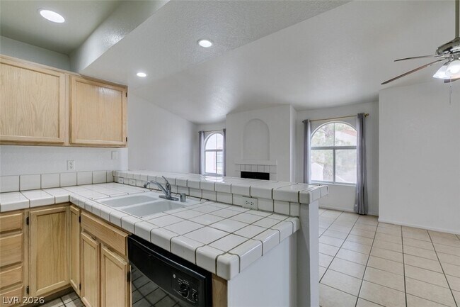 Building Photo - 7570 W Flamingo Rd