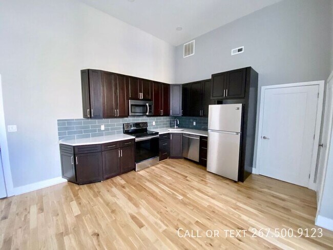 Building Photo - 1523 W Girard Ave