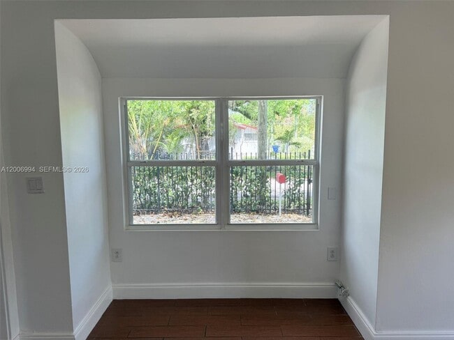 Building Photo - 294 NE 57th St