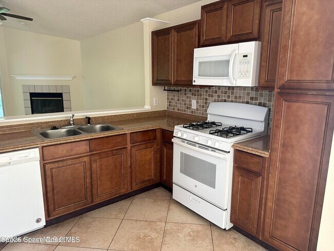 Building Photo - 2923 Pebble Creek St