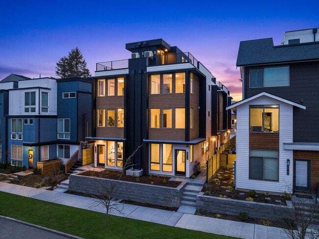 Building Photo - 1120B 16th Ave