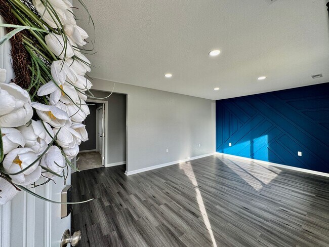 Building Photo - Fully-Updated 1st-Time Rental! Ready NOW! Pet Friendly w/Large, Detached Garage Workshop!