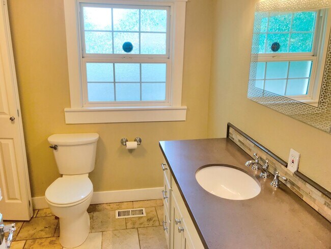 Building Photo - Foster-Powell Charming Bungalow with Bonus Finished Attic Space