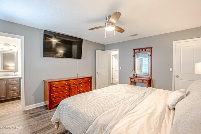 Building Photo - 1112 Colorado Ave